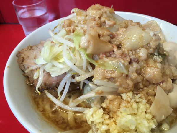 「ラーメン半分＋うずら」@ラーメン二郎 西台駅前店の写真
