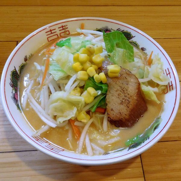 「豚骨みそラーメン並盛（690円）」@コハクノトキの写真