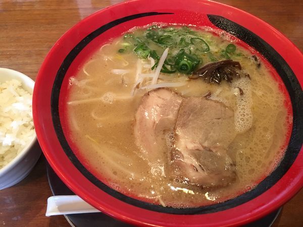 「豚そば（Aセット）＋替え玉」@豚そば 成の写真