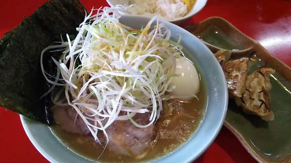「特製ラーメン￥１０５０+ライスセット(餃子3ｹ)￥２５０」@介一家 うりゅうの写真