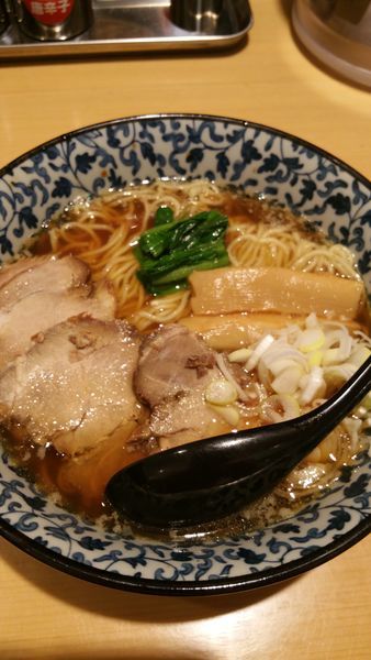 「醤油らーめん」@ど・みそ グランデュオ立川店の写真