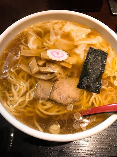 「ワンタンメン(大盛)＋生卵  ¥1000」@中華蕎麦 金魚の写真