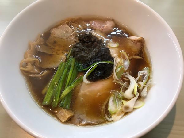 「香味醤油そば  830円」@Noodle Atelier UNOの写真