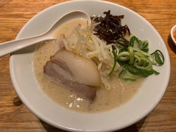 「白丸」@RAMEN EXPRESS 博多一風堂 三井アウトレットパーク木更津店の写真