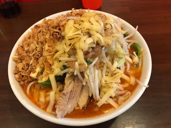 「辛いラーメン300g＋チーズ＋揚げネギ」@龍麺 ふえ郎の写真