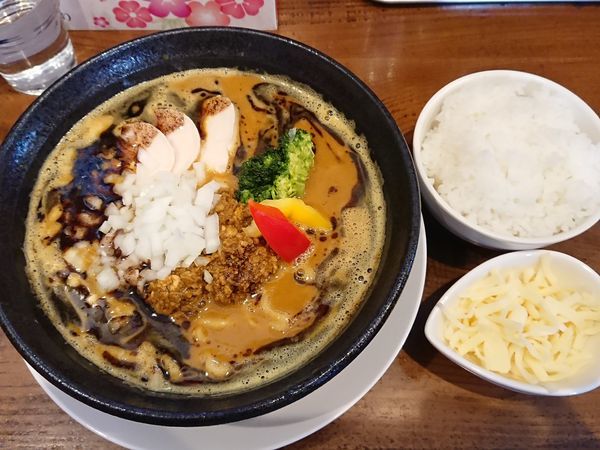 「【限定】咖喱らあめん＋チーズ＋半ライス」@麺匠 ことぶきの写真