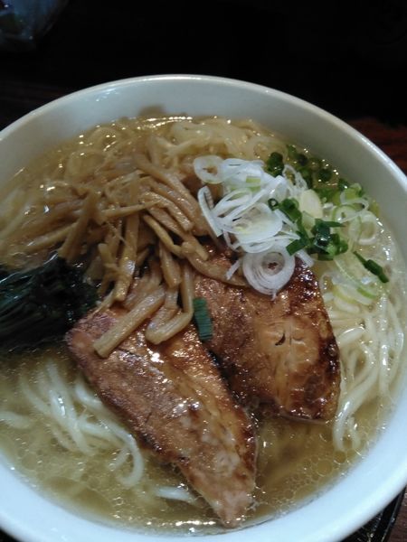 「自然洞ラーメン（白）大盛り無料」@自然洞 麺舗の写真