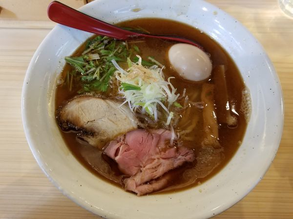 「味玉入り焼きあご塩らー麺(大盛)」@焼きあご塩らー麺  たかはし 歌舞伎町店の写真