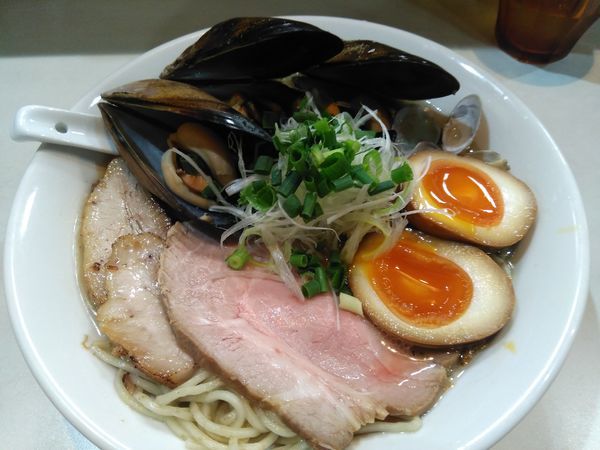 「（限定）豚清湯と貝出汁の塩らーめん¥850」@麺屋 扇 SENの写真