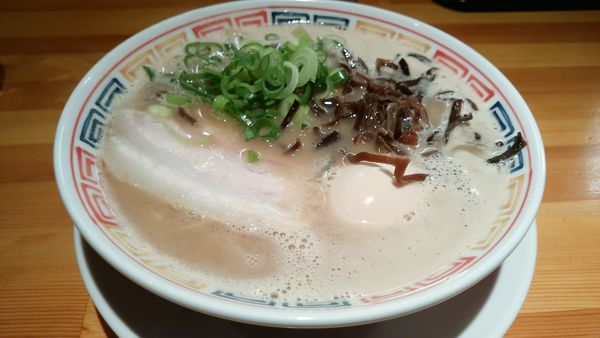 「ラーメン半熟玉子替え玉」@とんこつ らい斗の写真