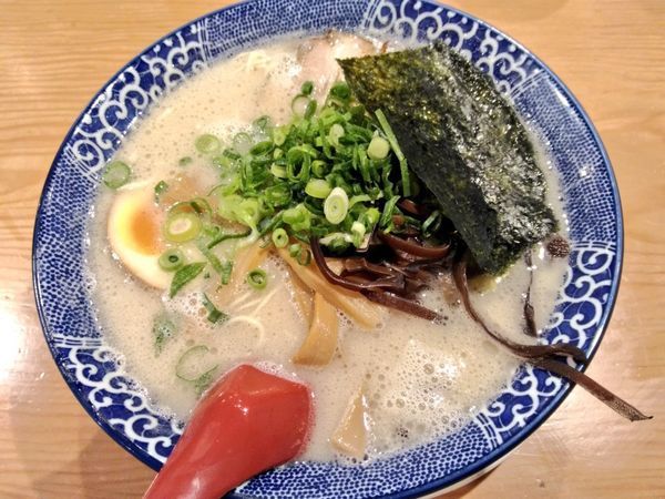 「博多とんこつ全部乗せ」@博多ラーメン鶴亀堂 津嘉山店の写真