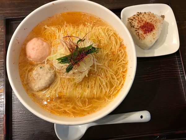 「あら炊き辛塩らーめん (中辛)＋焼きおにぎり 1,030円」@麺屋 海神の写真