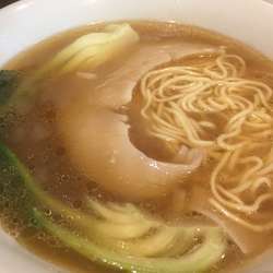 フカヒレの姿煮入りそば（1500円）