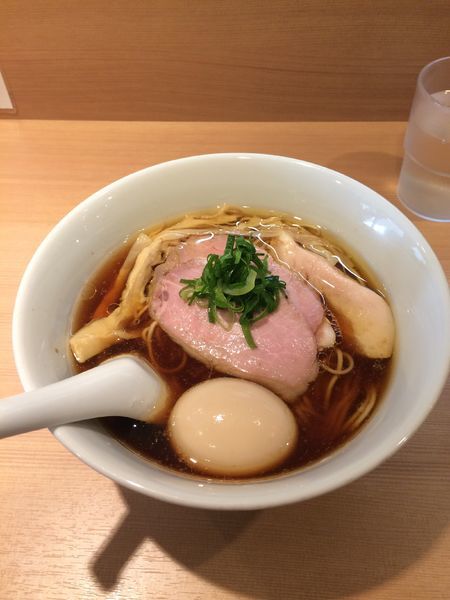 「特製醤油らぁ麺」@らぁ麺 はやし田 新宿本店の写真