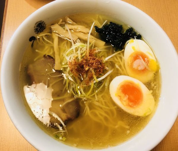 「塩玉ラーメン」@塩専門 ひるがお 東京駅店の写真