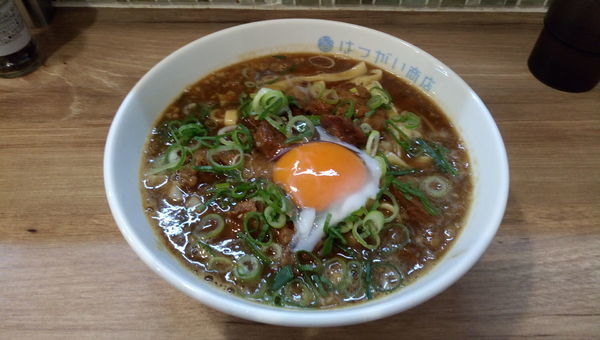 「温玉牛すじカレーラーメン　限定」@はつがい商店の写真