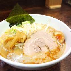 豚醤背油らーめん￥650