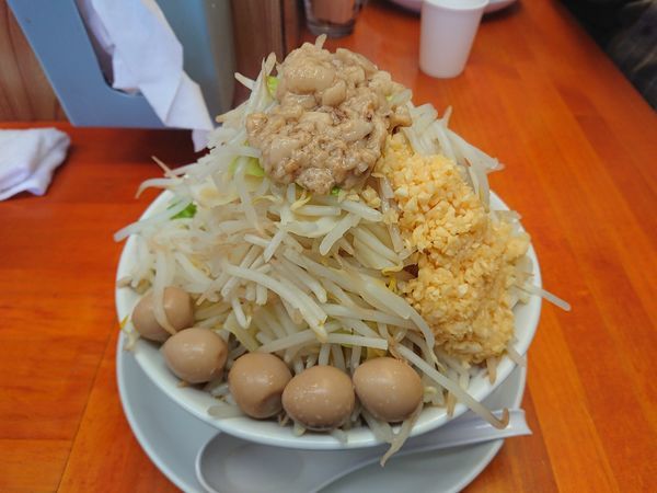 「中らーめん880円(野菜まし50円、クーポンうずら)」@ラーメン長嶋の写真