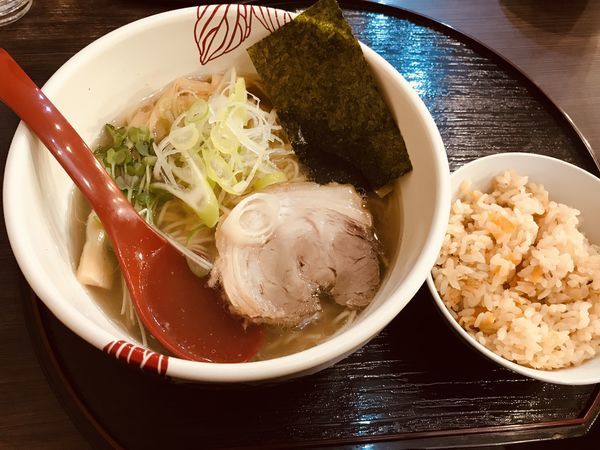 「しおらーめん ¥800 だし炊きごはん無料」@麺処 あす花の写真