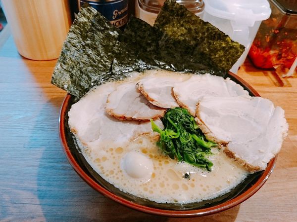 「醤油ラーメン チャーシュー」@極味家 日ノ出町店の写真