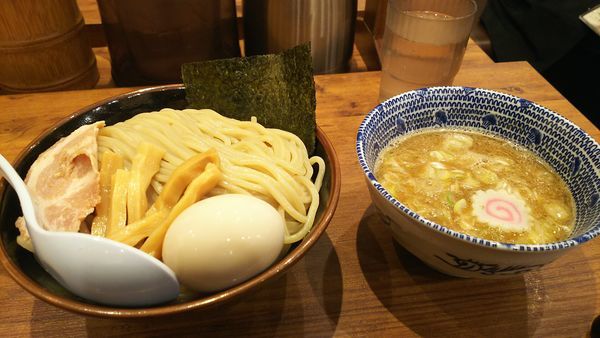 「味玉つけめん大盛り」@舎鈴 ビーンズ武蔵浦和店の写真