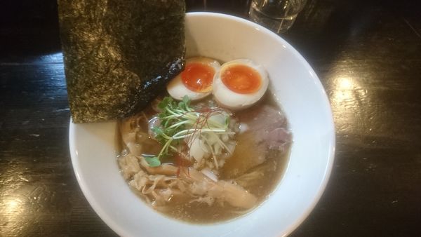 「にぼしらーめん+味玉」@麺や 笑 ～Sho～の写真