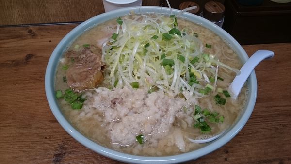 「らーめん・特(ショウガアブラナンコツ)￥９５０」@鬼豚オーガの写真