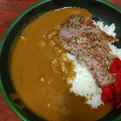 ステーキカレー（サービスデー690円）
