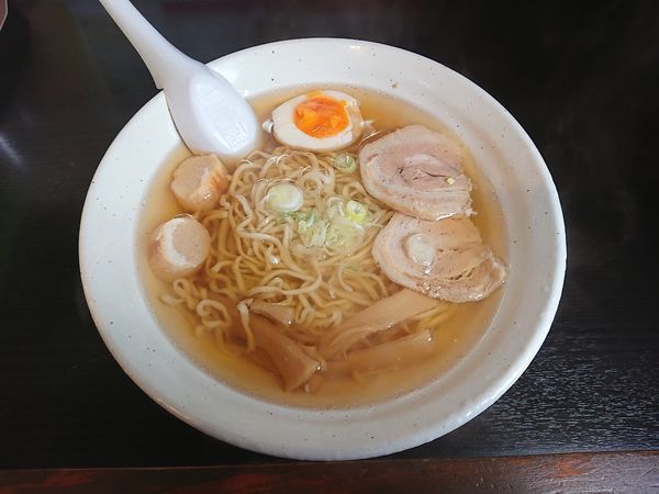 「醤油ラーメン 大盛 750円」@めんや仁の写真