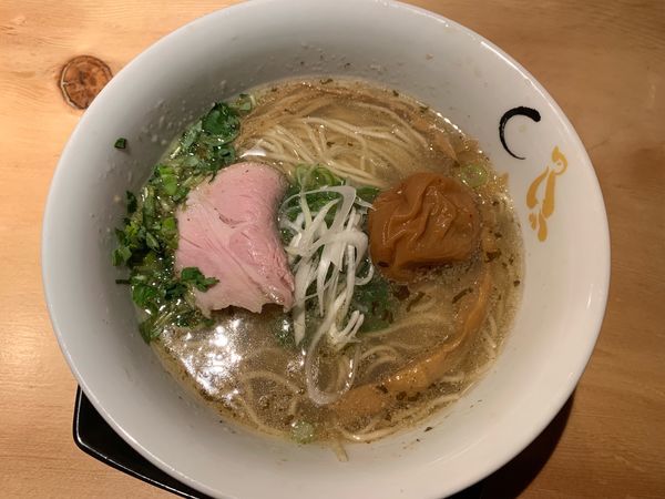「南高梅塩そば900円」@SOBAHOUSE 金色不如帰 新宿御苑本店の写真