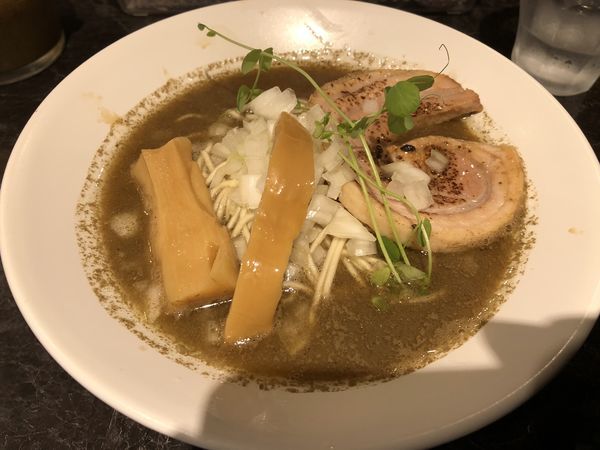 「ちょっと濃いめな煮干しそば」@中華SOBA にぼ乃詩の写真