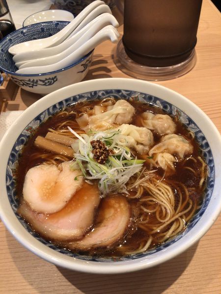 「特製らーめん（醤油）大盛」@支那そば しんばの写真