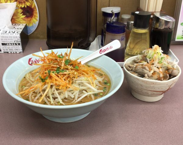「ねぎ味噌ラーメン もつ煮」@くるまやラーメン おゆみ店の写真