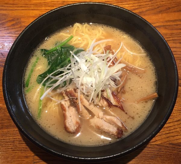 「白湯しょうゆらーめん680円」@麺処 鳴神の写真