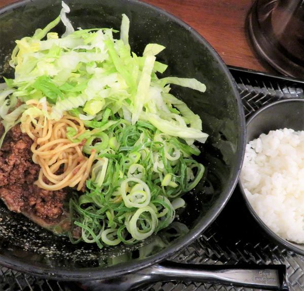 「汁なし担担麺 （麺100g）＋ミニご飯（860円）」@広島式 汁無し担担麺 湯島ひよこ堂の写真