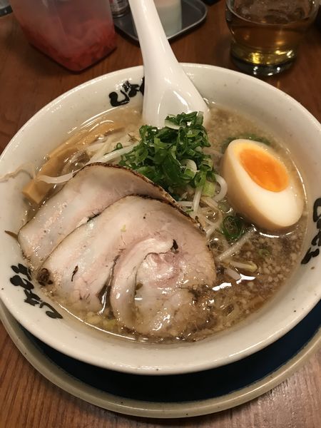 「しなとららーめん（630円）」@総本家 支那虎 天神橋通店の写真