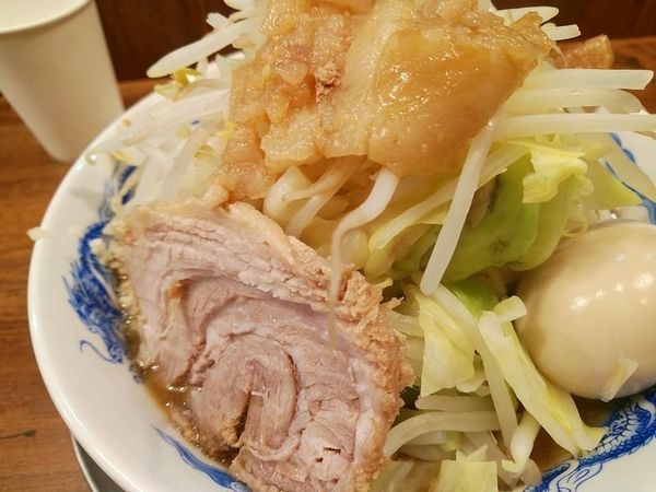 「味玉ラーメン（ヤサイアブラ、ニンニク少し）」@ジャンクガレッジ 森下店の写真