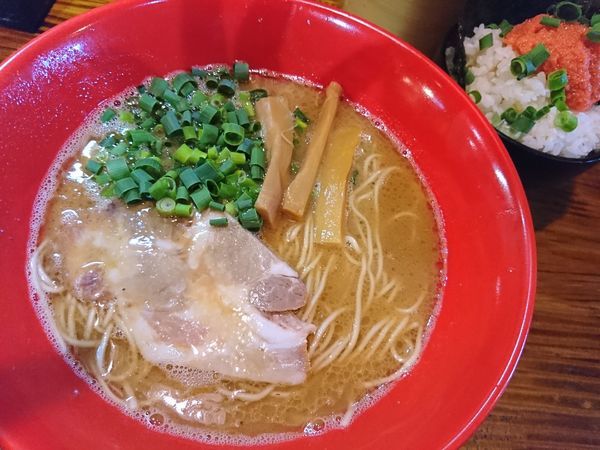 「弐号機(しょうゆとんこつ)+明太子ごはん」@麺家 おとみの写真