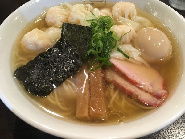 「白だしエビワンタン麺大盛味玉切り落とし焼豚」@八雲の写真