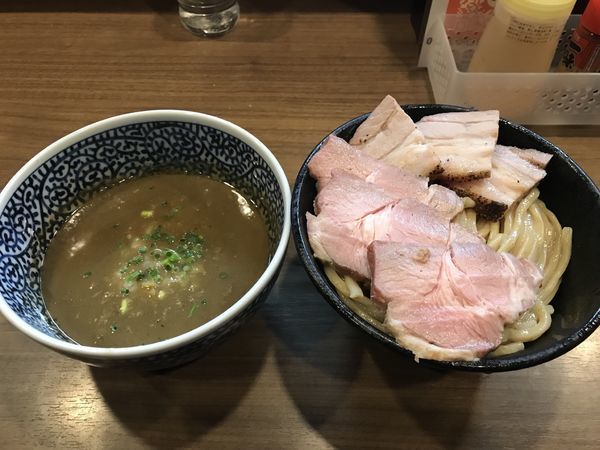 「チャーシュー極濃煮干しつけ麺＋中盛り」@煮干しつけ麺 宮元の写真