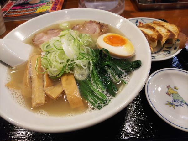 「Wスープの塩ら～めん830円＋餃子セット50円」@麺や 一歩一歩の写真