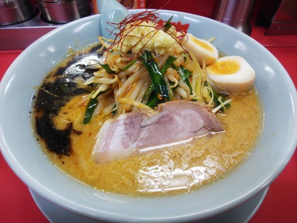 「G系 特製もやし味噌ラーメン870円＋クーポン味玉」@ラーメン山岡家 音羽蒲郡店の写真