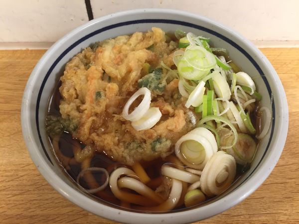 「かき揚げ天うどん¥360」@駅そば大宮の写真