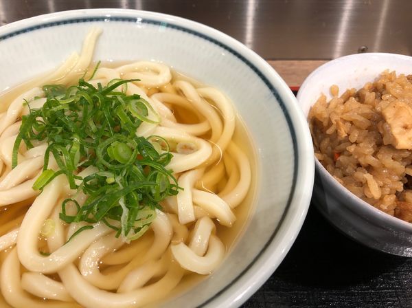 「かけうどん」@つくもうどん 塩小路本店の写真