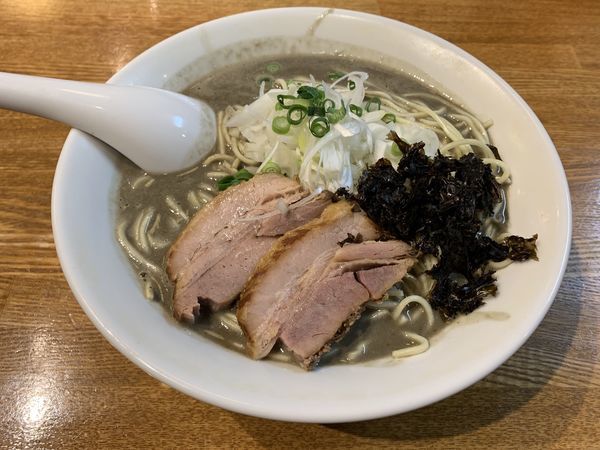 「極濃厚煮干しそば(中盛りサービス）和え麺」@中村屋総本山の写真