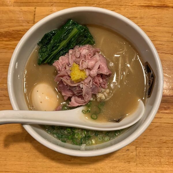 「濃厚真鯛らーめん・味玉」@真鯛らーめん 麺魚の写真