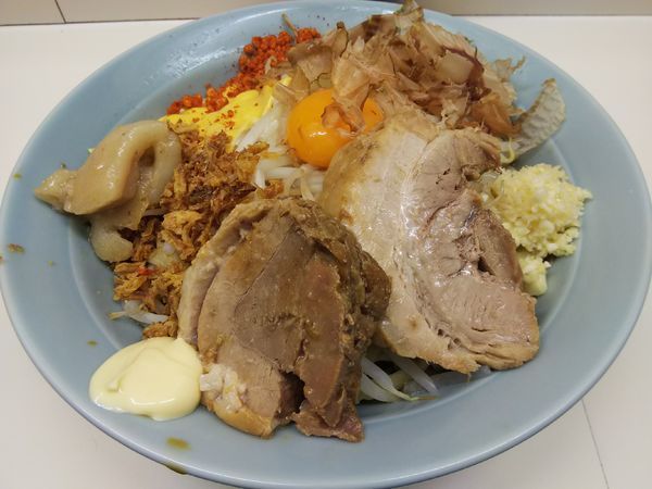 「まぜそば　大　※ニンニク＆アブラ＆辛いヤツ」@ラーメン豚五里羅Ⅲ 信州旅情編の写真