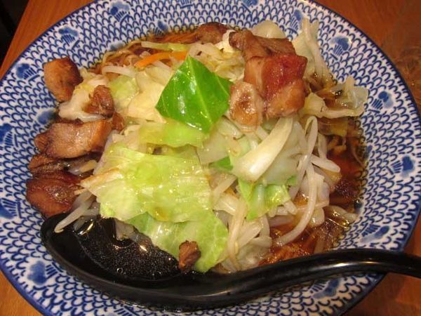 「とんさいらーめん醤油　740円」@麺処直久 新橋店の写真