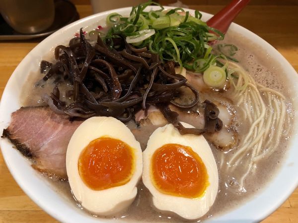 「肉増し半熟味玉子豚そば」@麺や 木蓮の写真