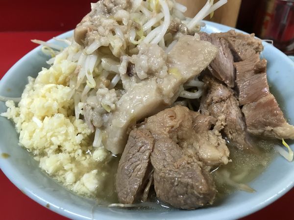 「ブタ入り 800円」@ラーメン二郎 新宿歌舞伎町店の写真